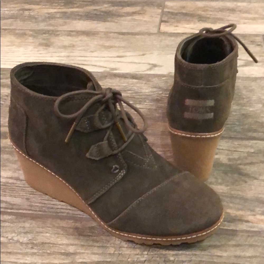 TOMS olive green suede ankle booties